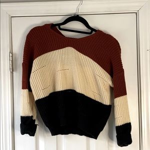 Hooded stripped seater